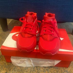 Nike grade school huarache red